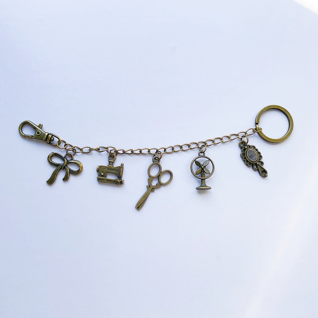 レトロなバッグチャーム