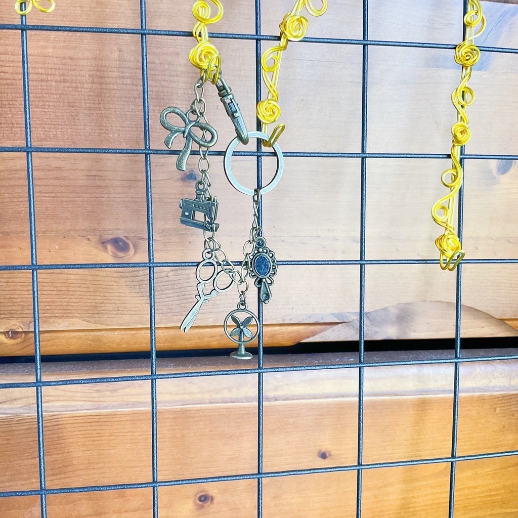 レトロなバッグチャーム