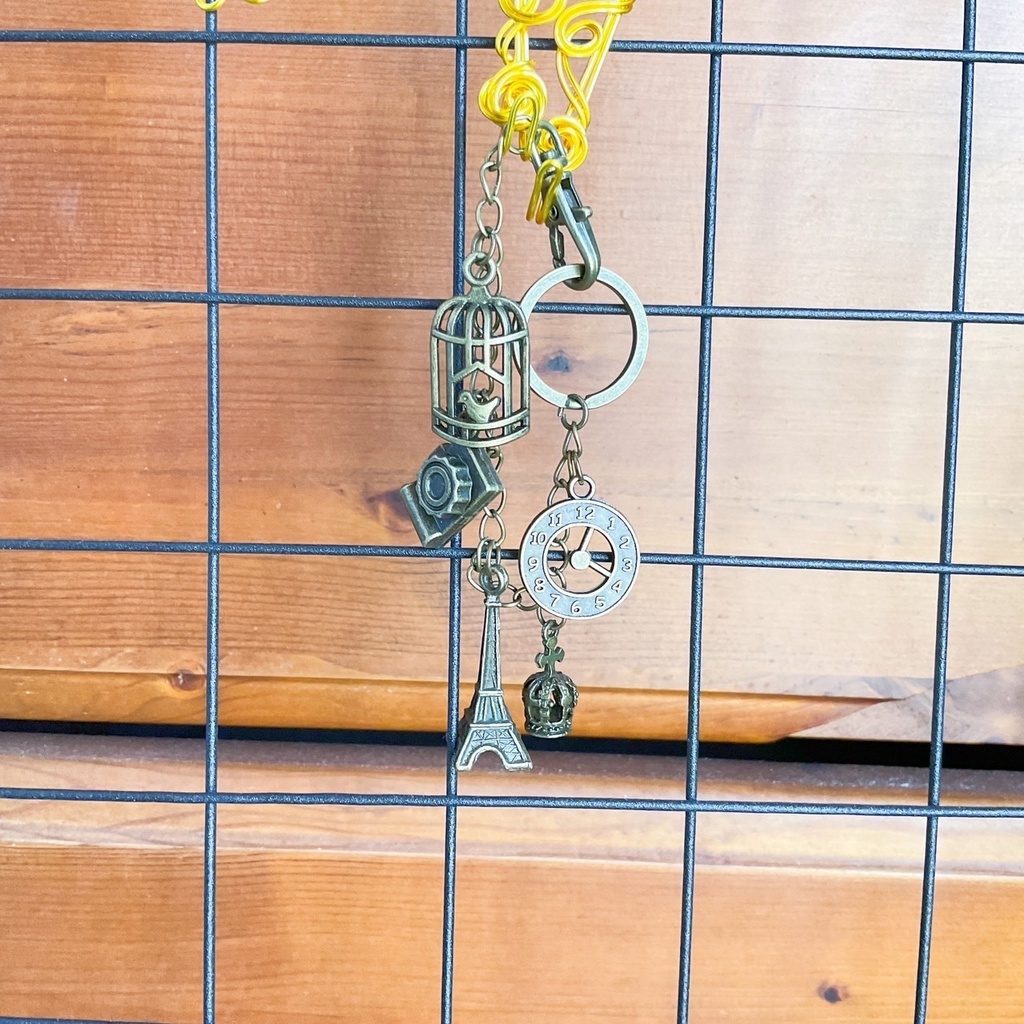 レトロなバッグチャーム