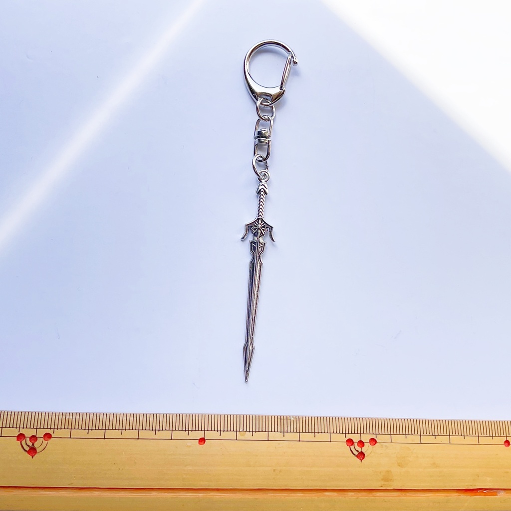 日本刀と西洋剣のキーホルダー