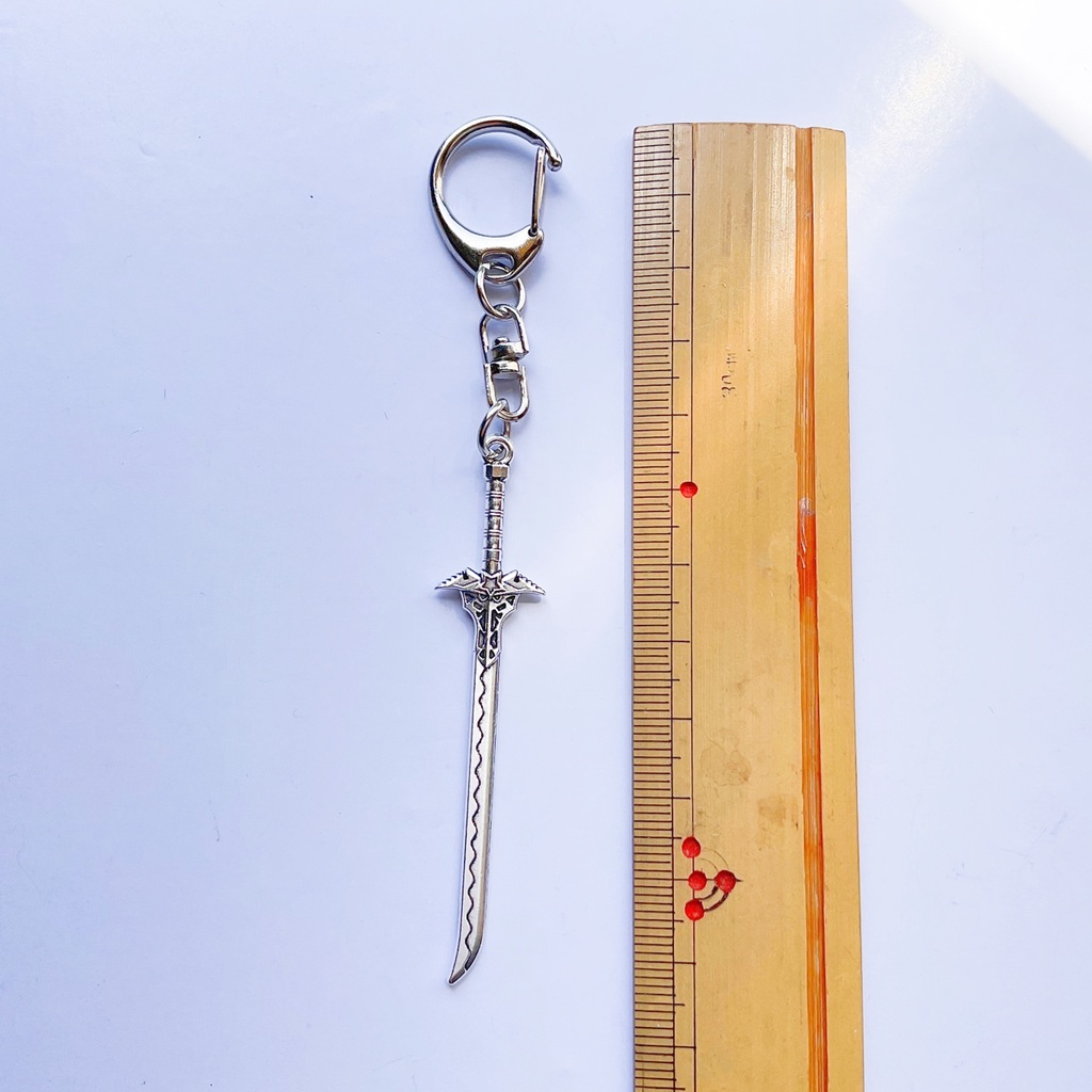 日本刀と西洋剣のキーホルダー