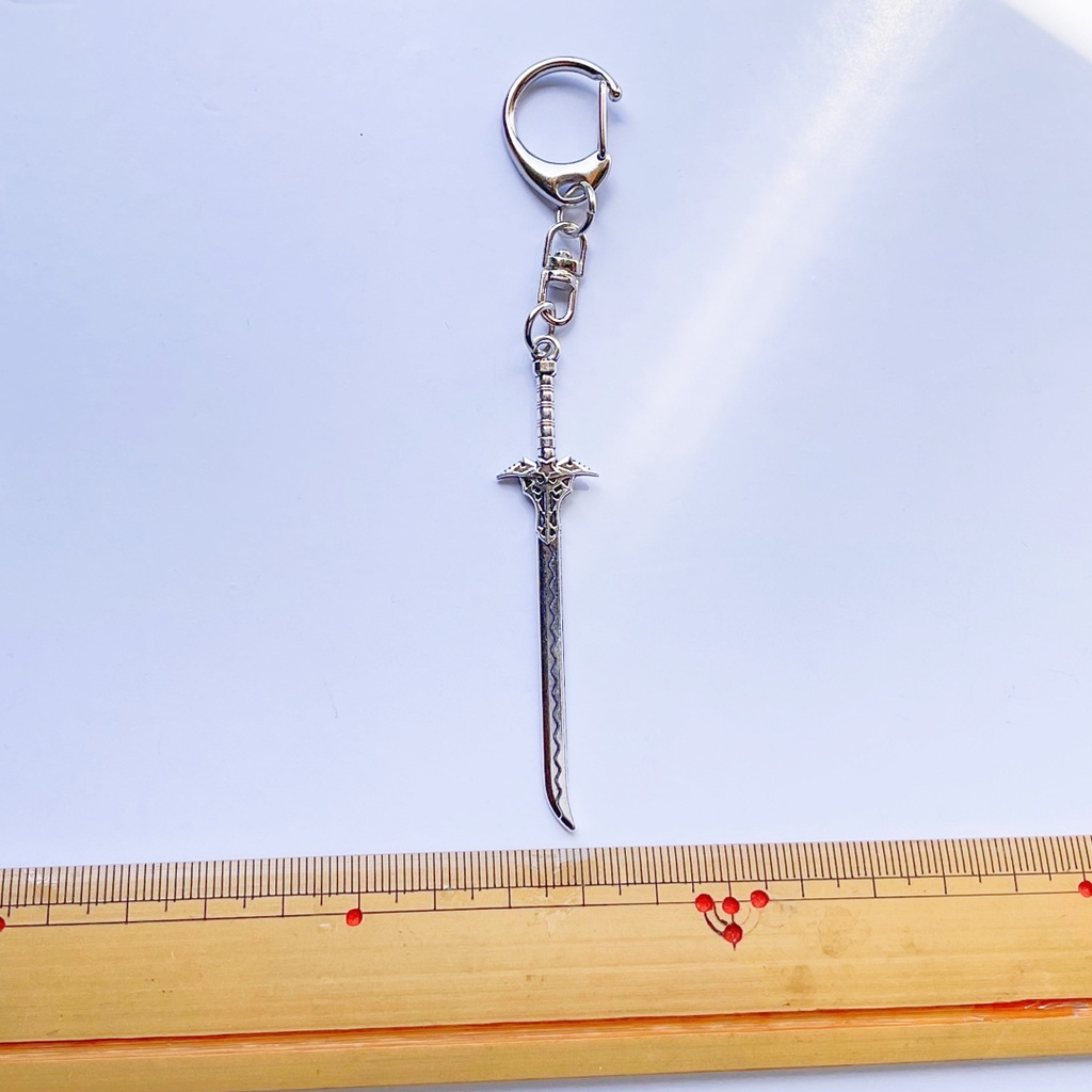 日本刀と西洋剣のキーホルダー
