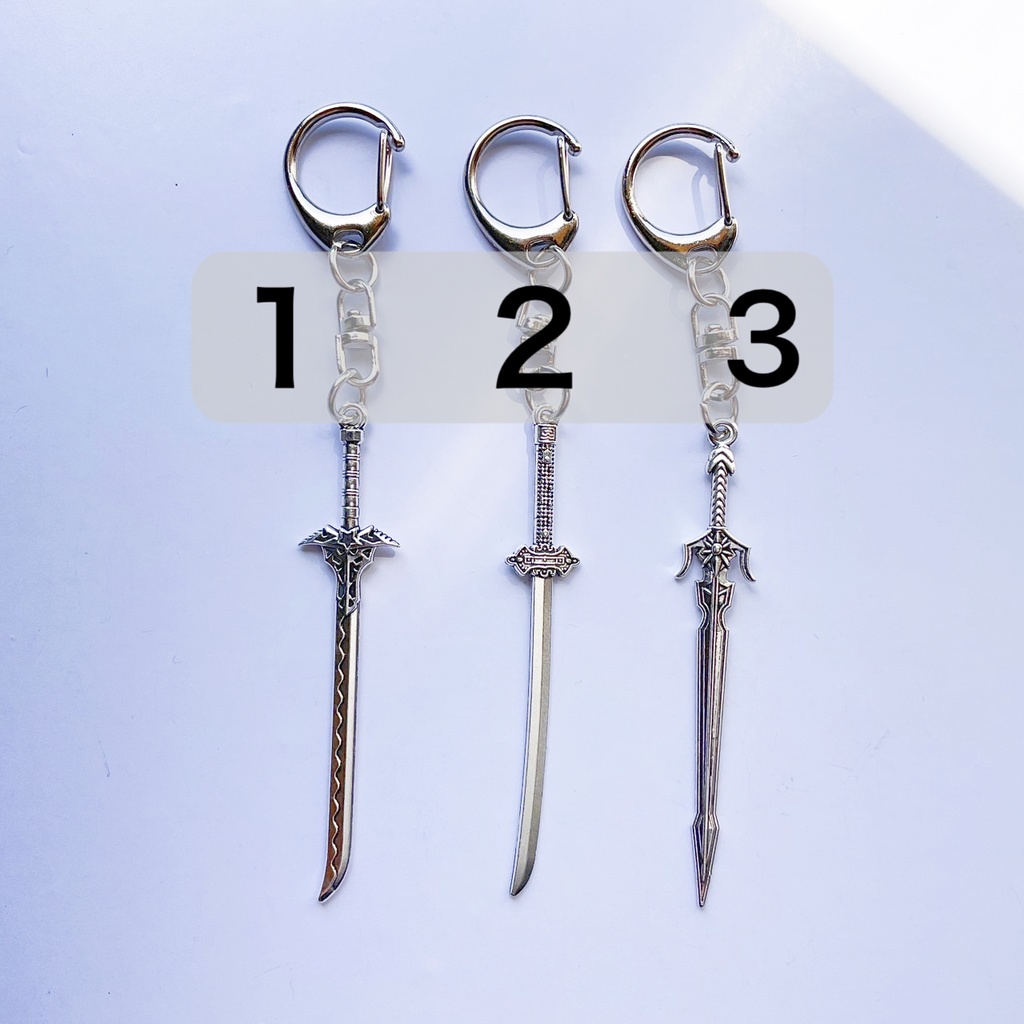日本刀と西洋剣のキーホルダー