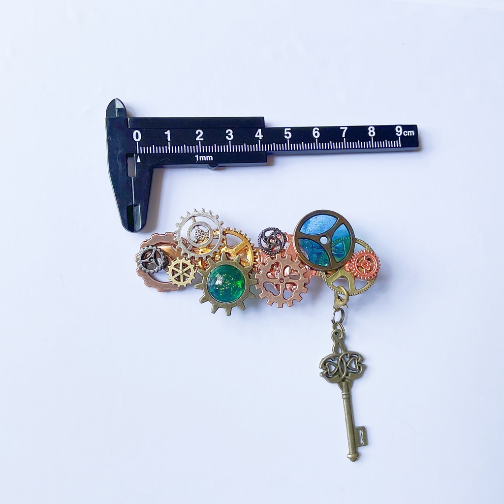 鍵付きスチームパンク風ヘアクリップ