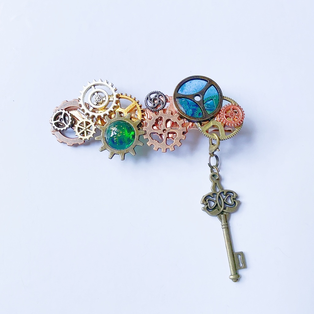 鍵付きスチームパンク風ヘアクリップ