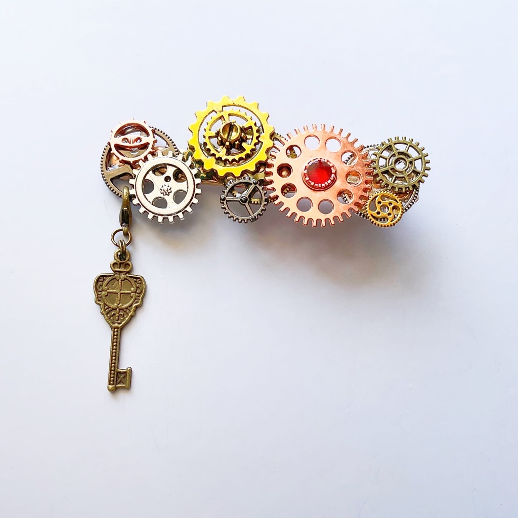 鍵付きスチームパンク風ヘアクリップ