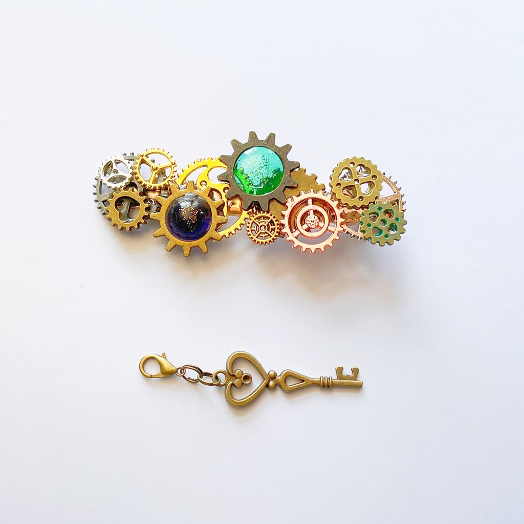 鍵付きスチームパンク風ヘアクリップ