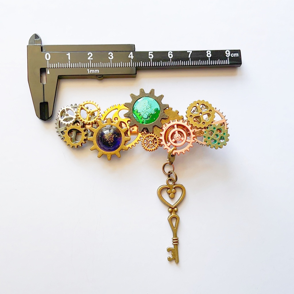 鍵付きスチームパンク風ヘアクリップ