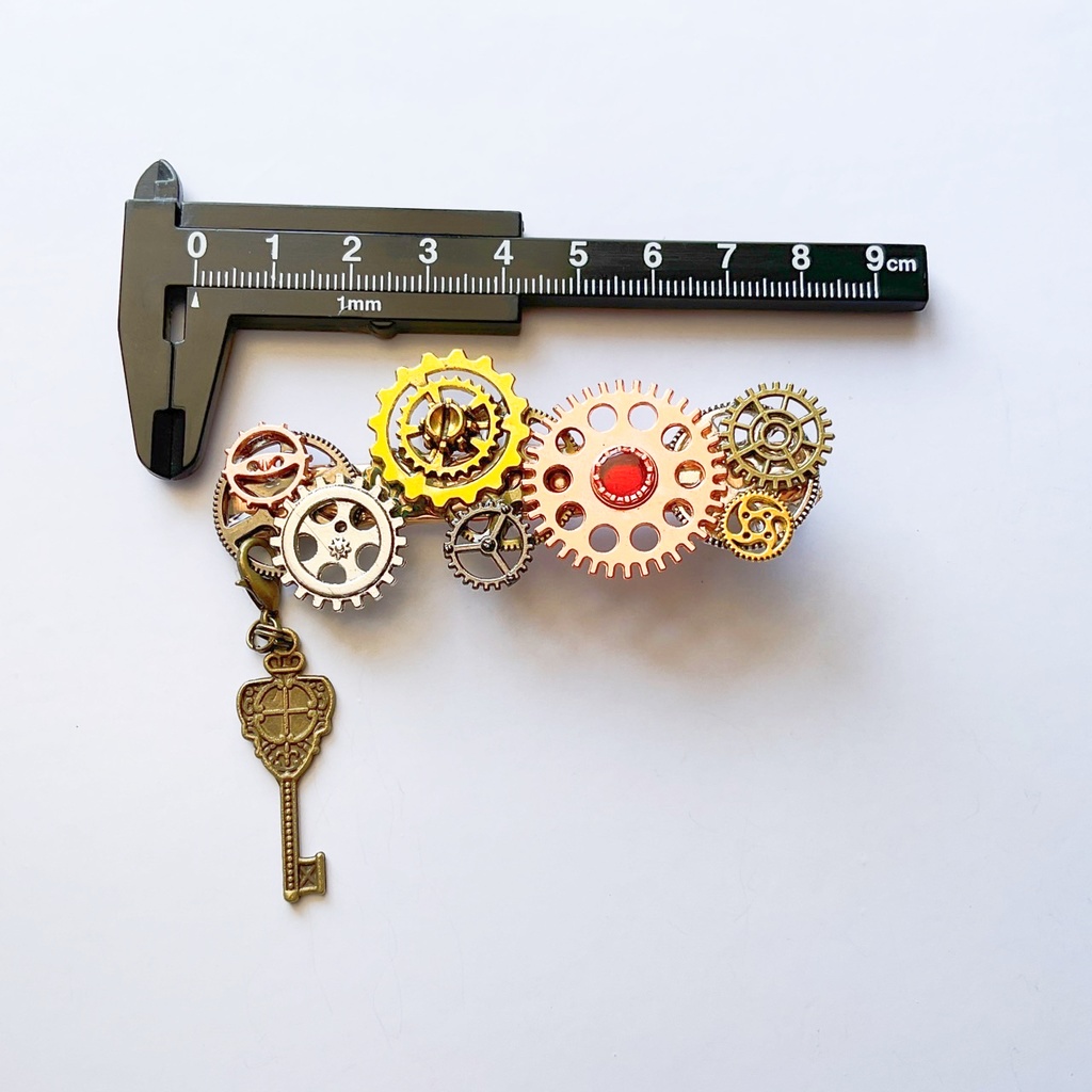 鍵付きスチームパンク風ヘアクリップ