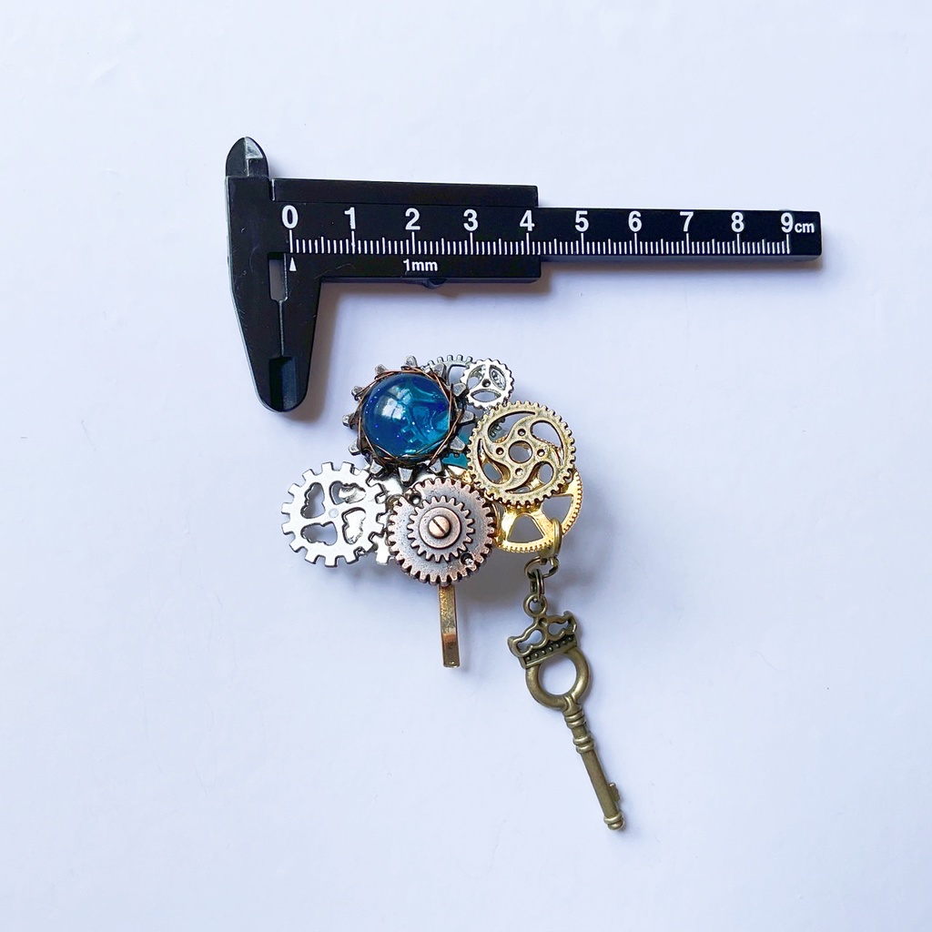 鍵付きスチームパンク風ポニーフック