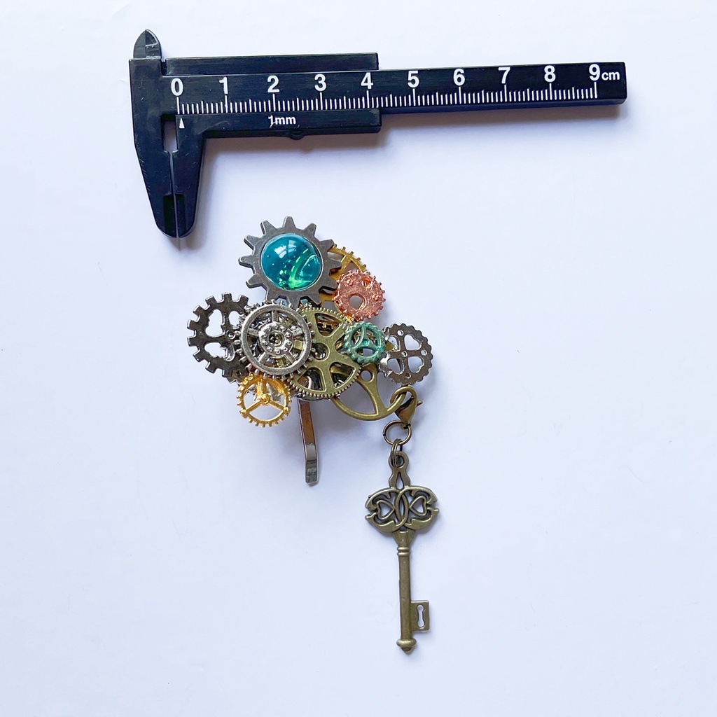 鍵付きスチームパンク風ポニーフック