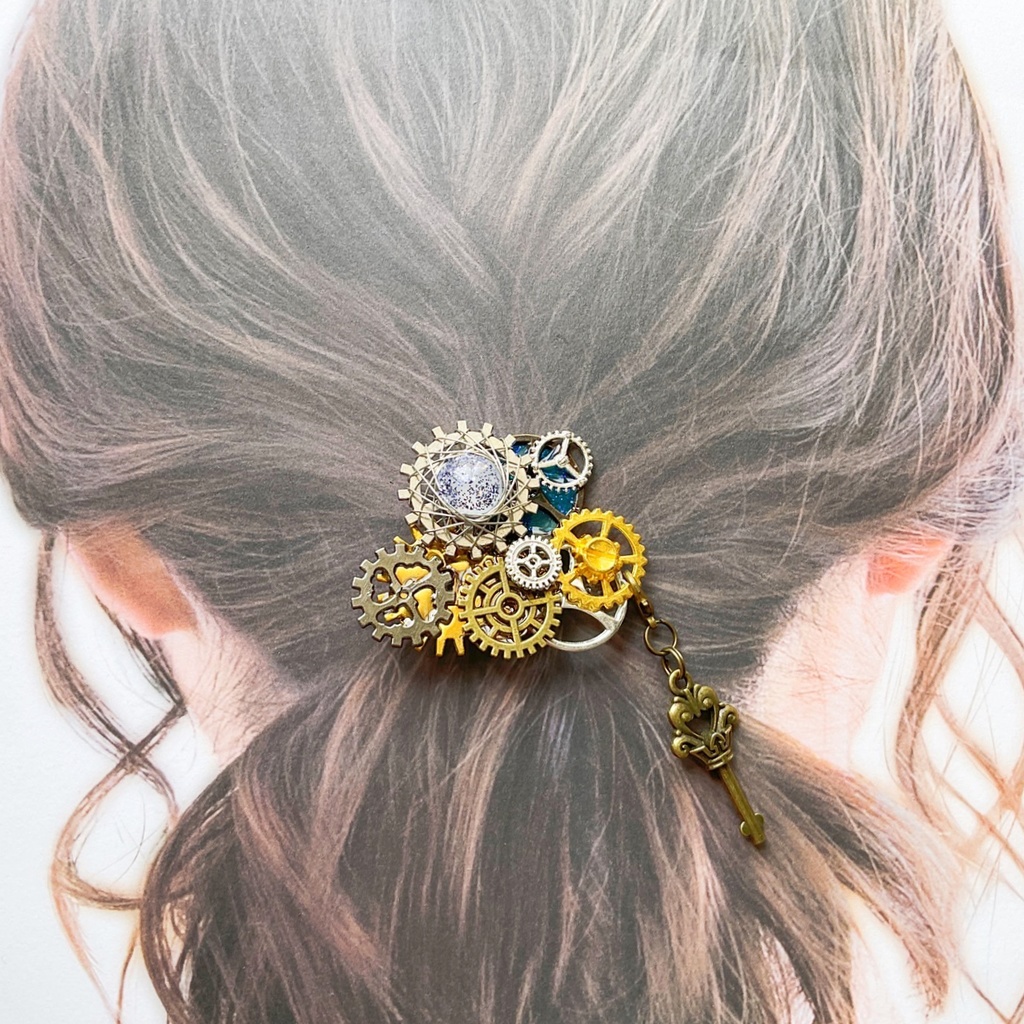 鍵付きスチームパンク風ポニーフック