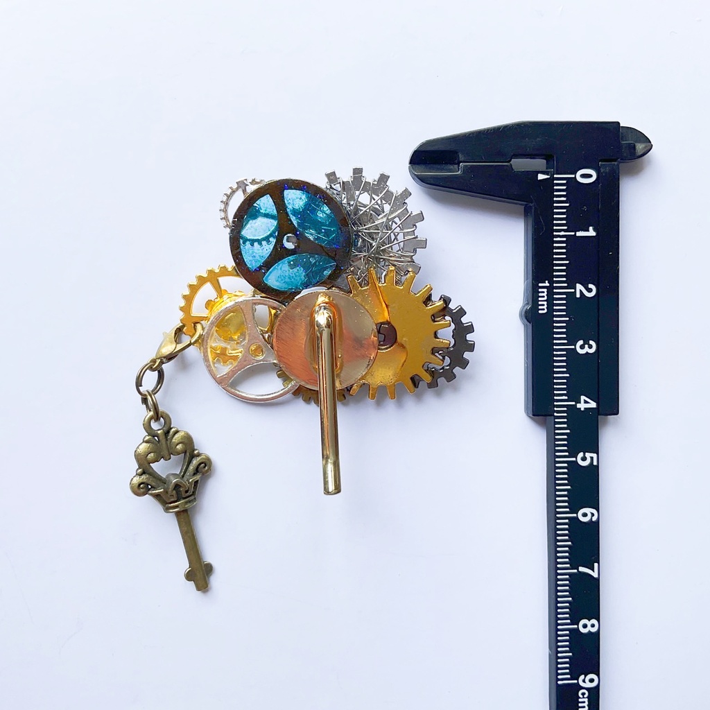 鍵付きスチームパンク風ポニーフック