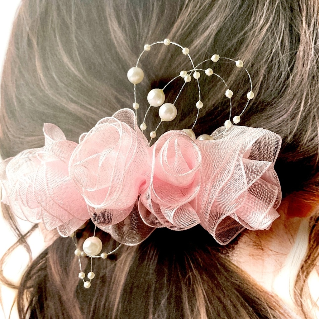 80年代アイドル風!ピンクの薔薇のバレッタ