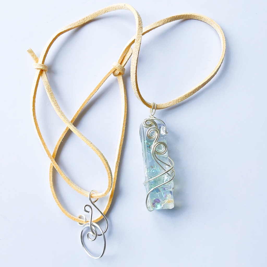 氷に閉じ込めた宝物 ペンダント2