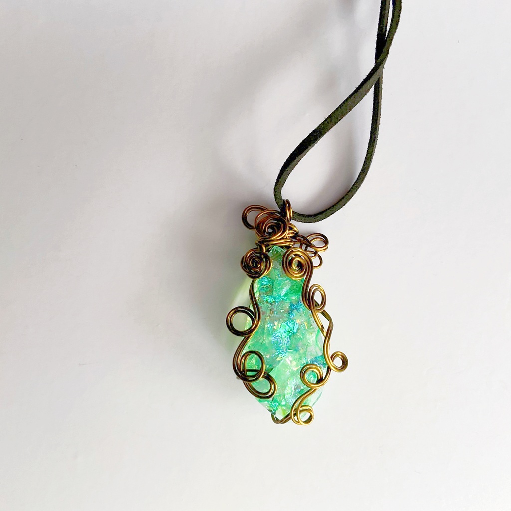 海中探索のペンダント