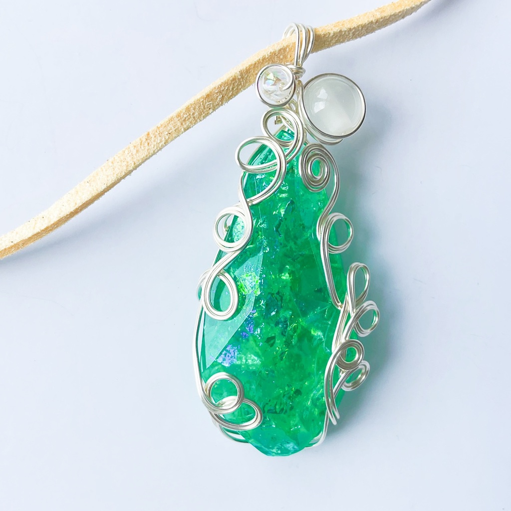 海中探索のペンダント