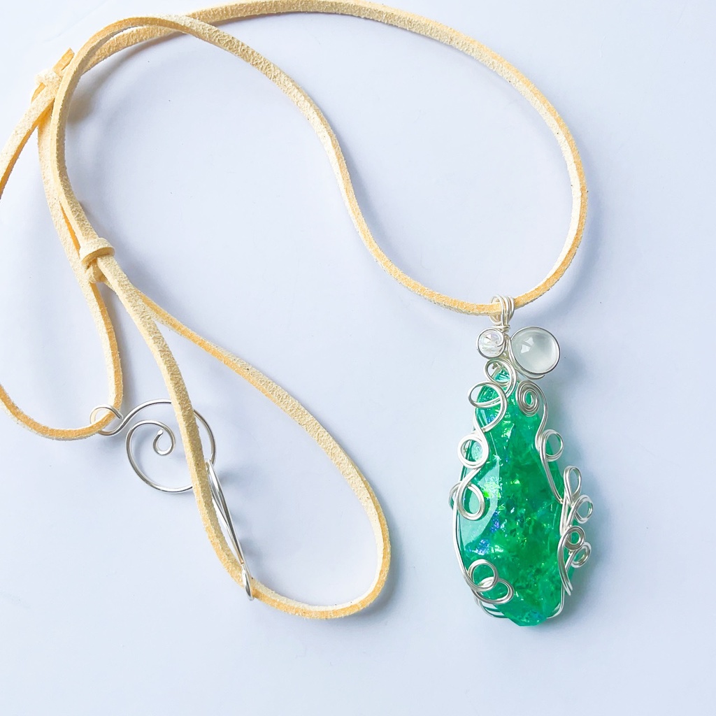 海中探索のペンダント