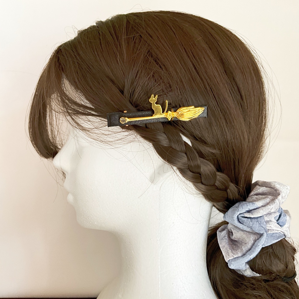 魔法使い猫のヘアクリップ