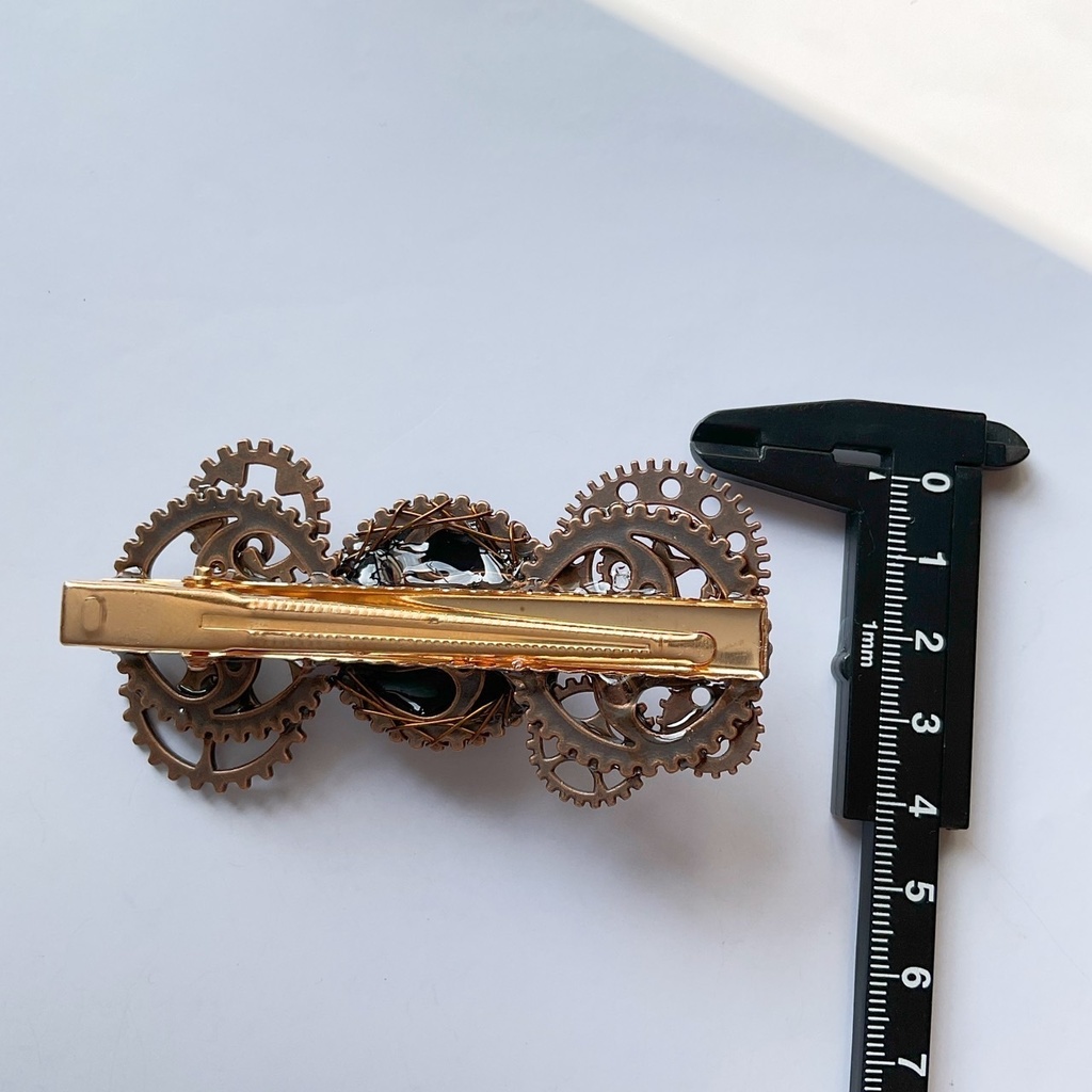 ドラゴンアイと歯車のヘアクリップ
