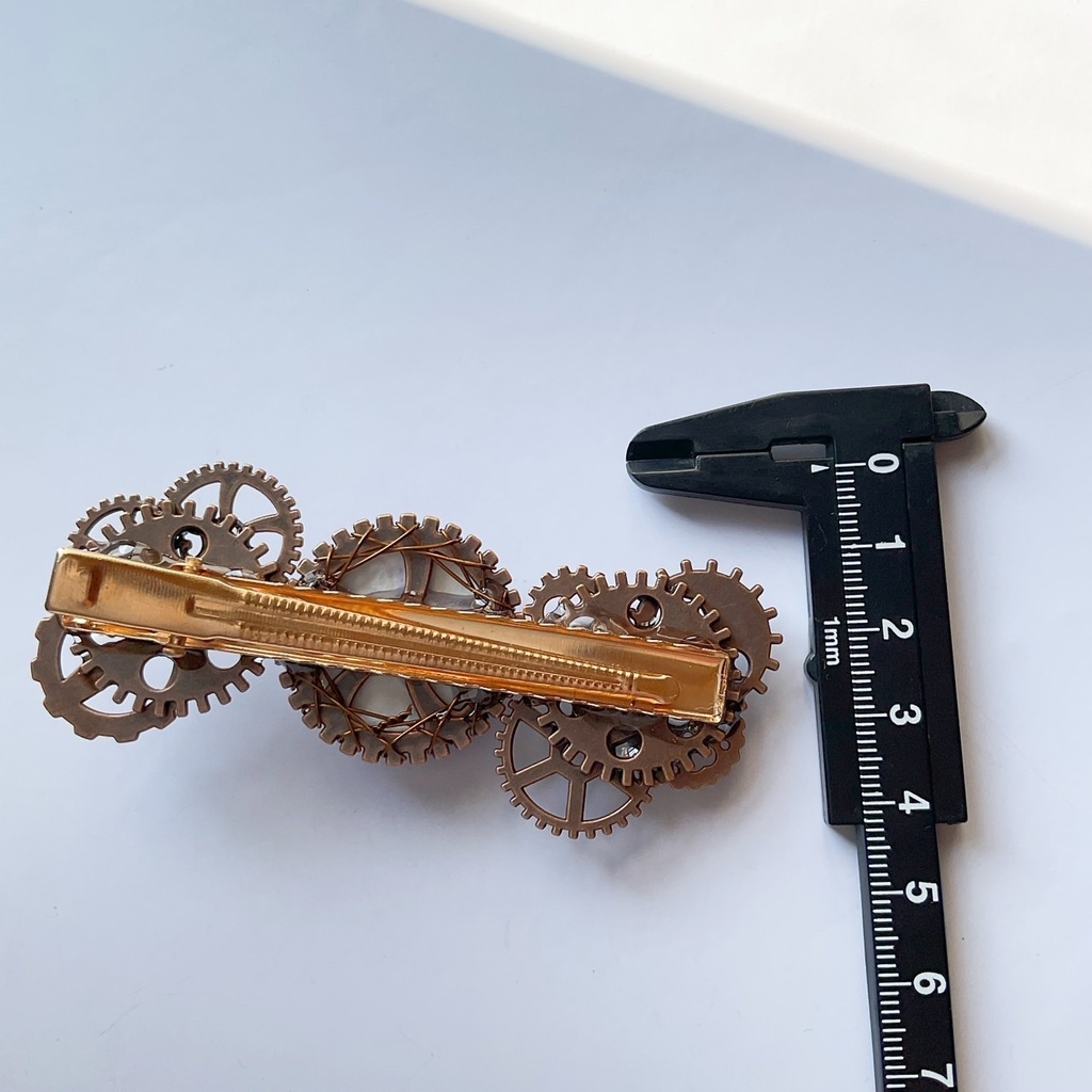 ドラゴンアイと歯車のヘアクリップ