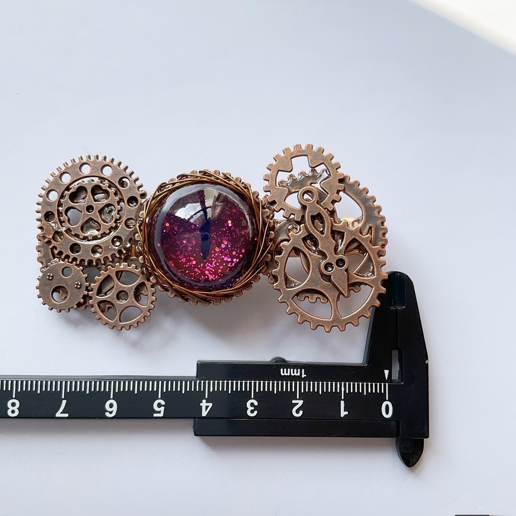 ドラゴンアイと歯車のヘアクリップ
