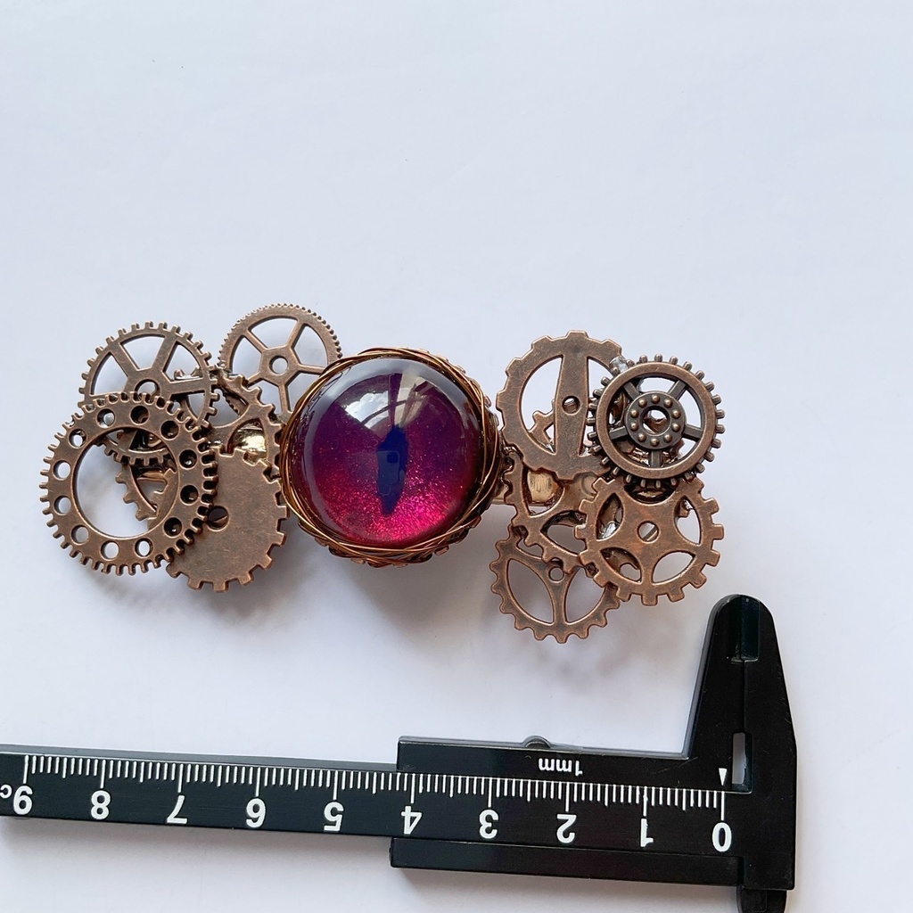 ドラゴンアイと歯車のヘアクリップ