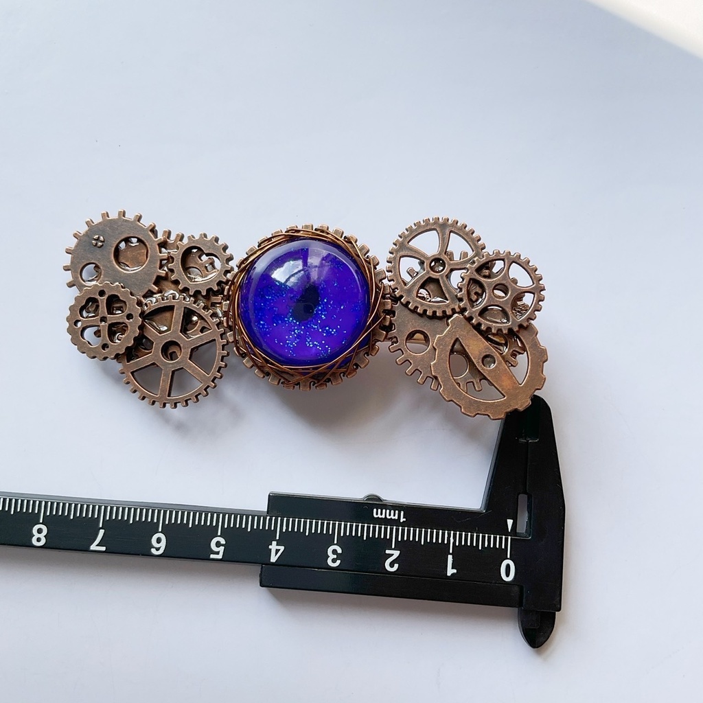 ドラゴンアイと歯車のヘアクリップ