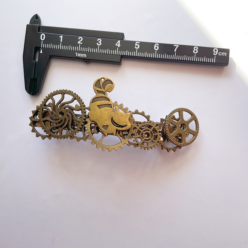 チェシャ猫と歯車のバレッタ