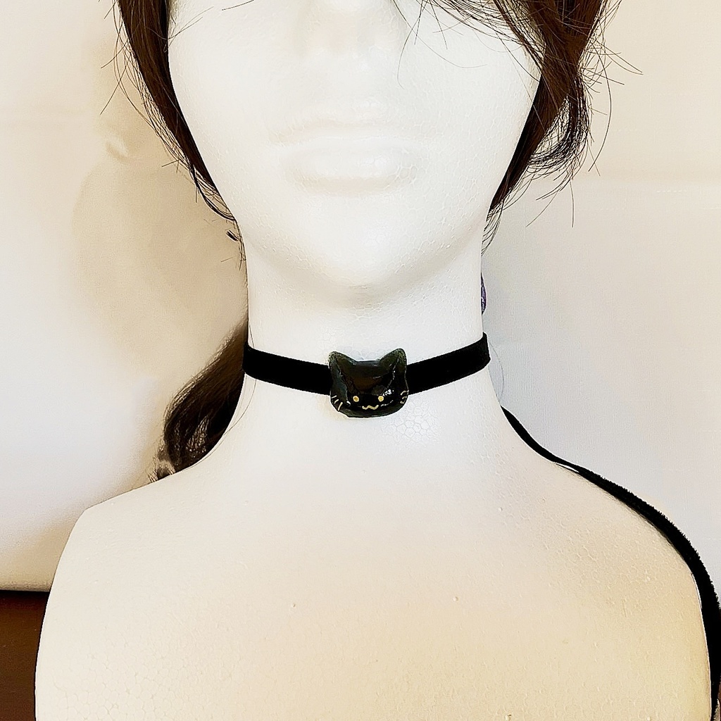 黒猫のチョーカー