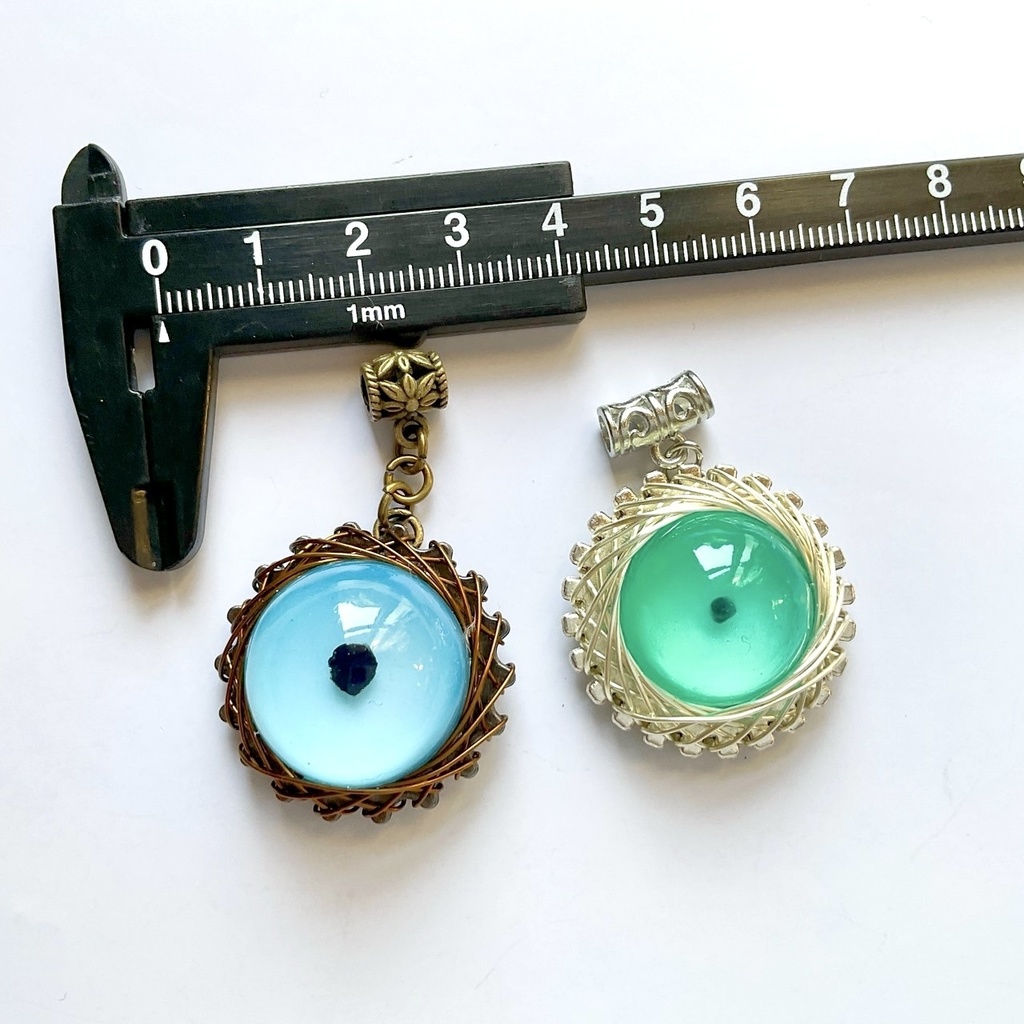 猫目のチョーカー