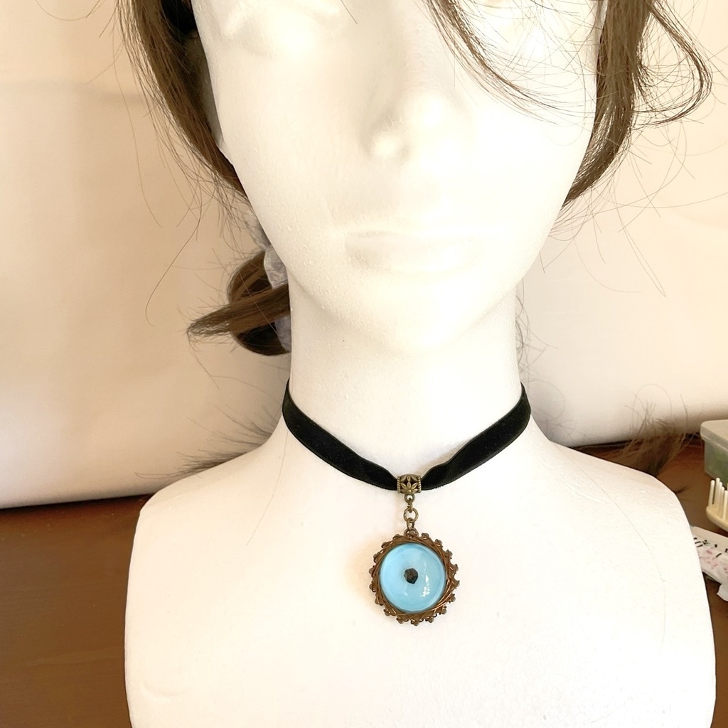 猫目のチョーカー