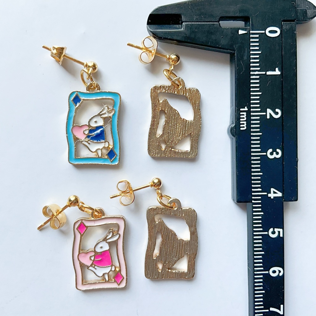 アリスのうさぎのピアス【イヤリング変更可】