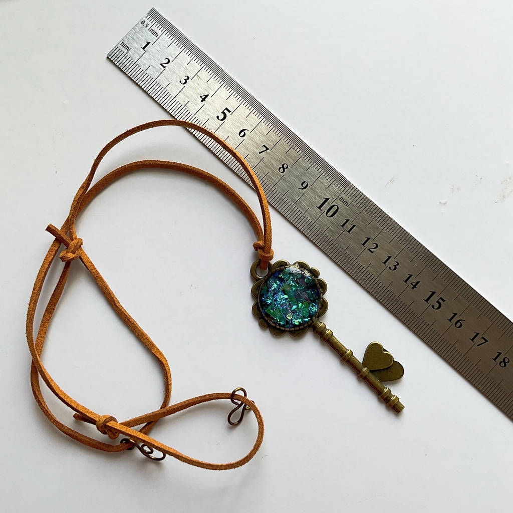 夜光貝の鍵 ペンダント