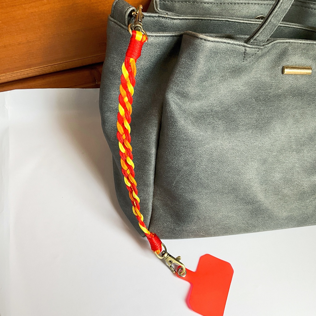 手編みのハンドストラップ マルチストラップ