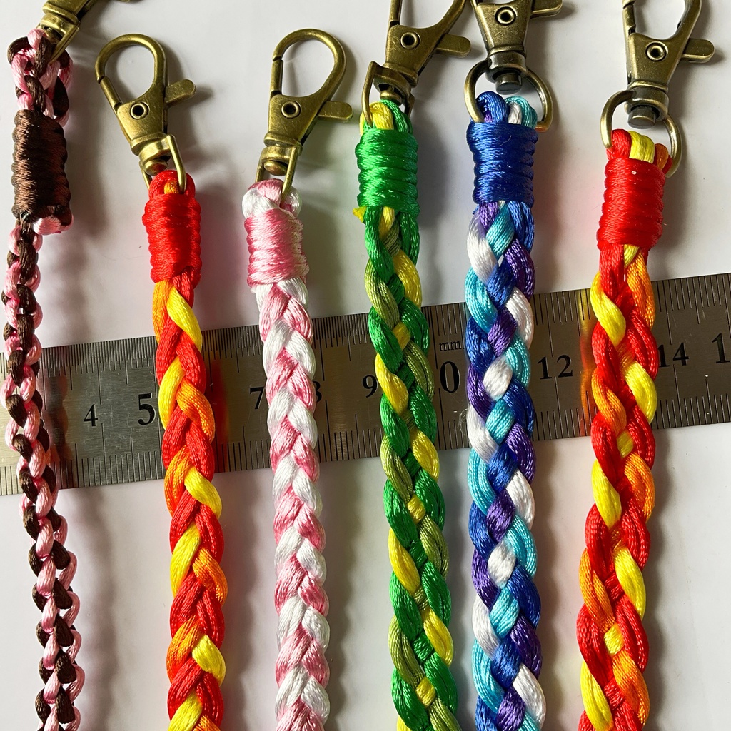 手編みのハンドストラップ マルチストラップ