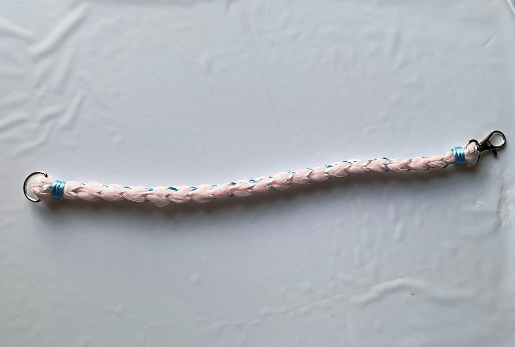 異素材手編みのバッグチャーム