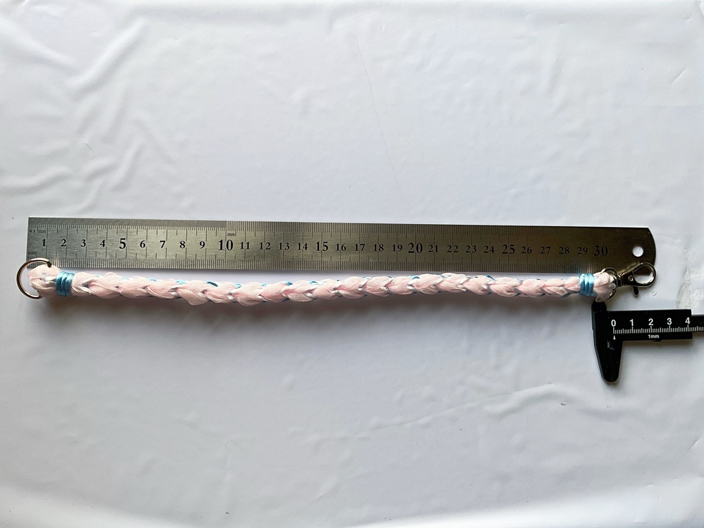 異素材手編みのバッグチャーム