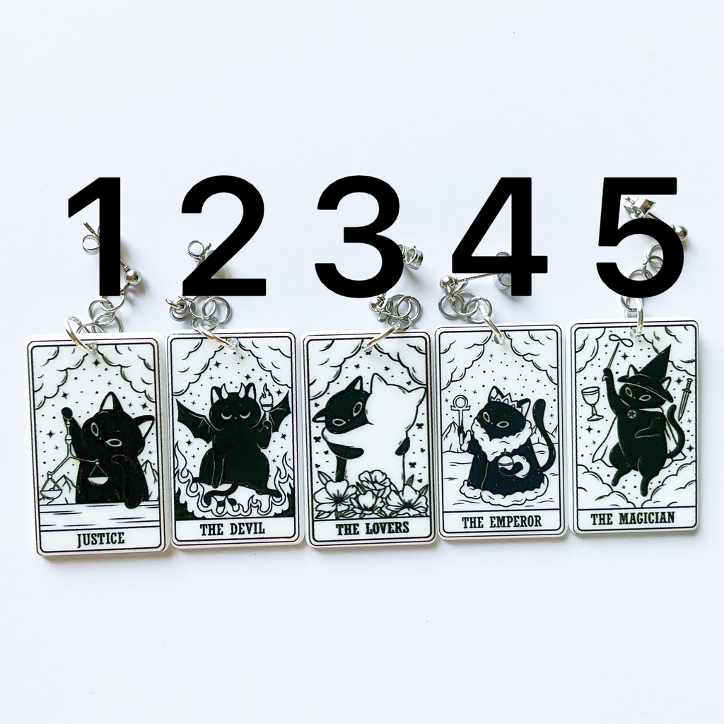 猫のタロットピアス