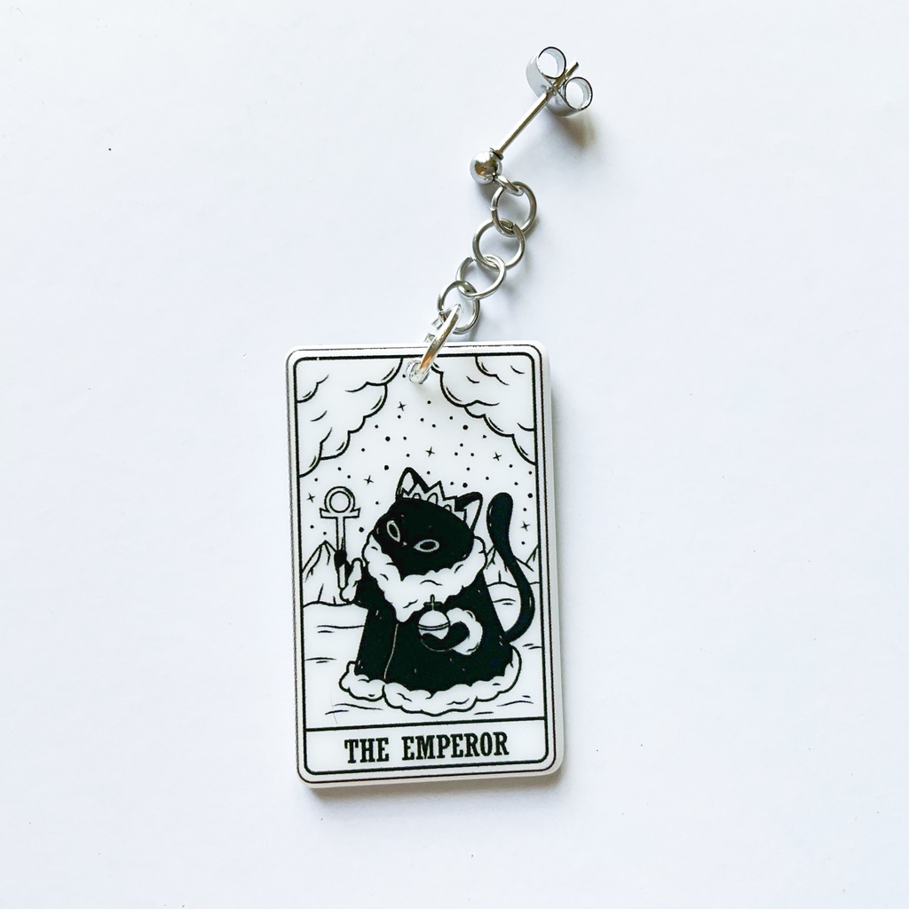 猫のタロットピアス