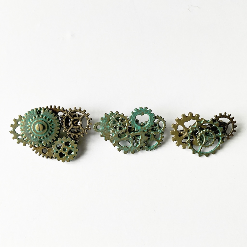 歯車のブローチ