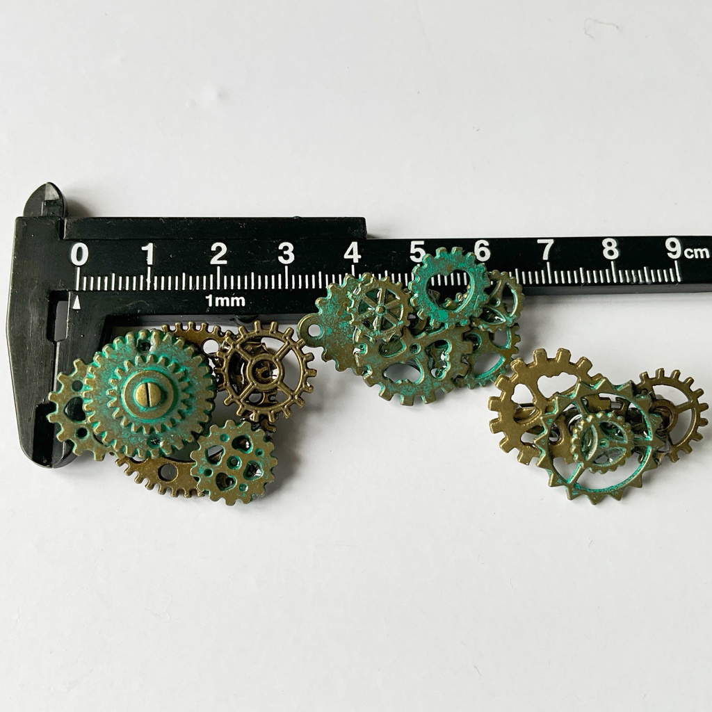 歯車のブローチ