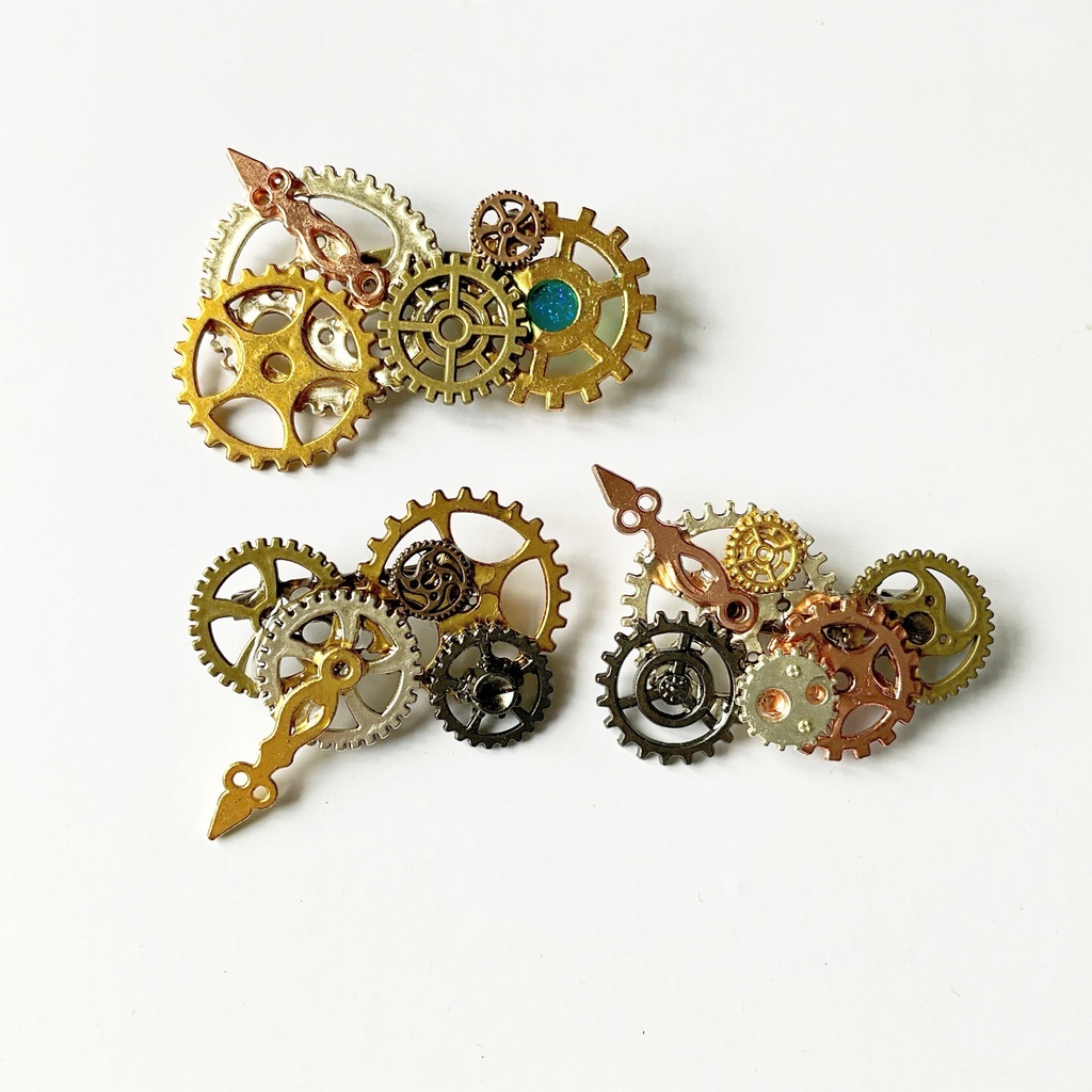 歯車のブローチ