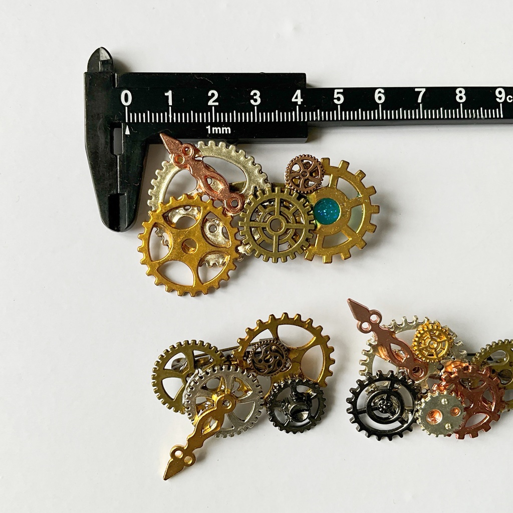 歯車のブローチ
