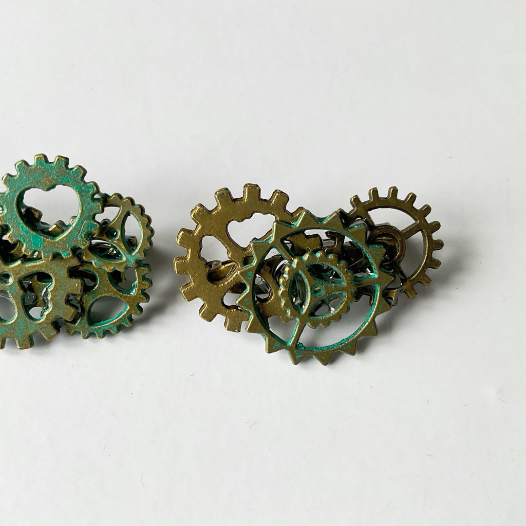 歯車のブローチ