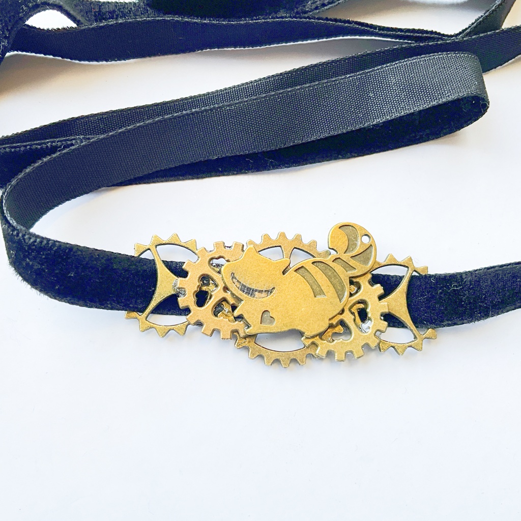 チェシャ猫の微笑み|闇夜に潜む幻想ゴシックチョーカー