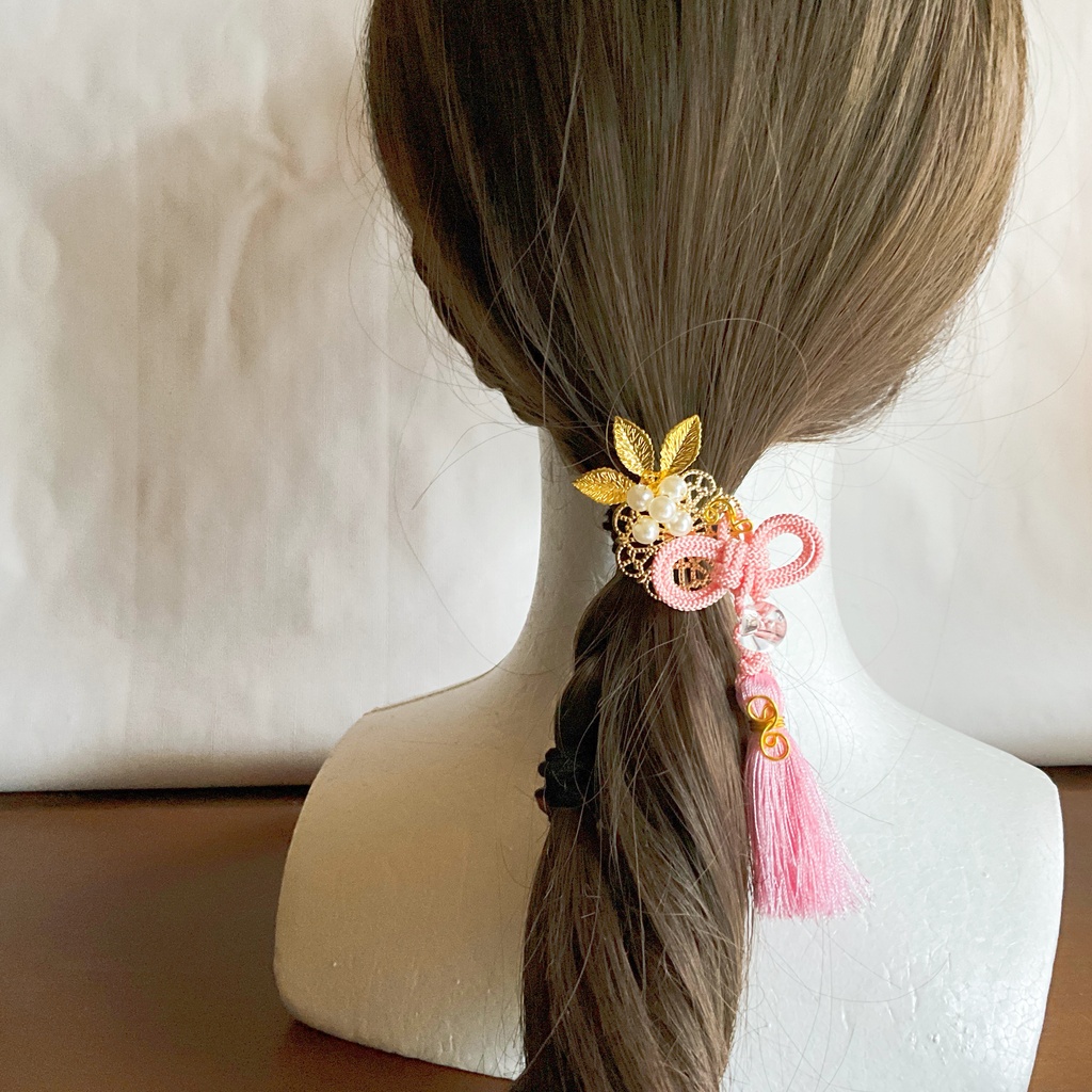 二重叶結び×金の実の和風ポニーフック|華やか組紐タッセル|和モダンヘアアクセサリー