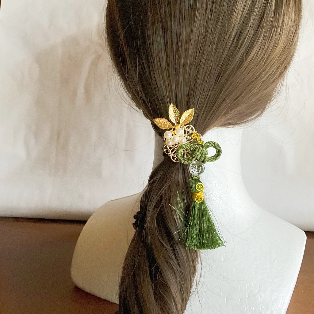 二重叶結び×金の実の和風ポニーフック|華やか組紐タッセル|和モダンヘアアクセサリー