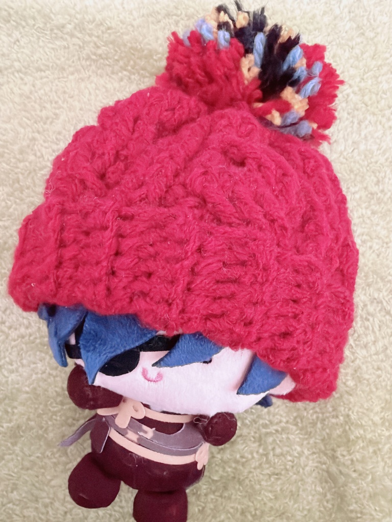 ちいさい縄編み模様ぽんぽんニット帽子