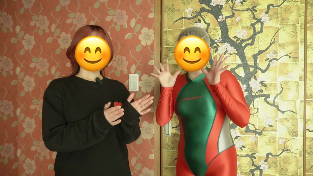 【動画】クリーチャーのマスクで変身